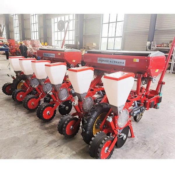 Grande TR34 – 6 Rows Pneumatic Corn and Seed Planter.