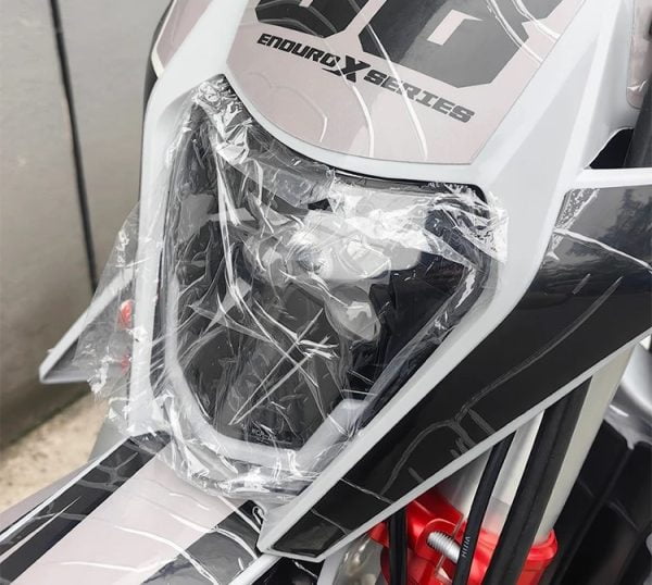 300cc Dirt Bike Single Cylinder 2 Stroke Water cooled Engine.