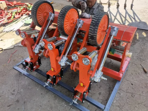 Hunan Z33- Large 4 Rows Maize Corn Planter.